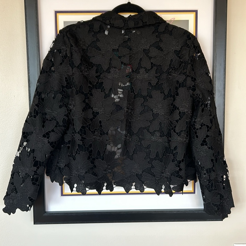 St. John Women's Classic-Collar Guipure-Lace Jacket - Picture 4 of 9